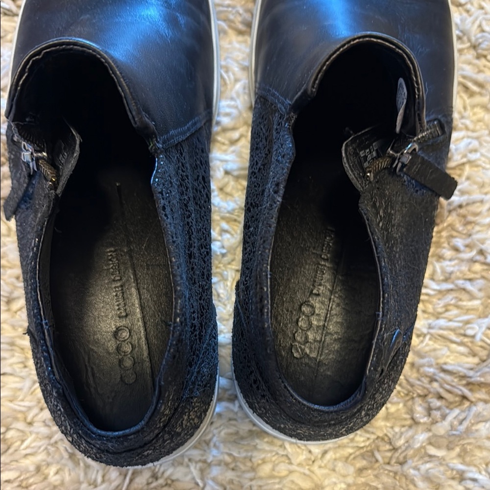 Ecco Black Athletic Shoes - Picture 5 of 7